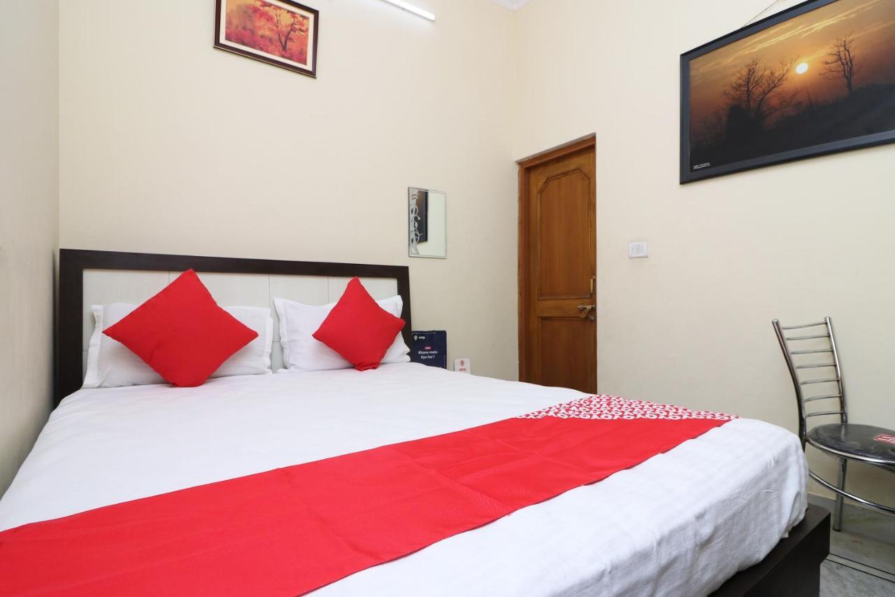 Oyo 9008 Hotel Jmd Inn Chinhat Exterior photo