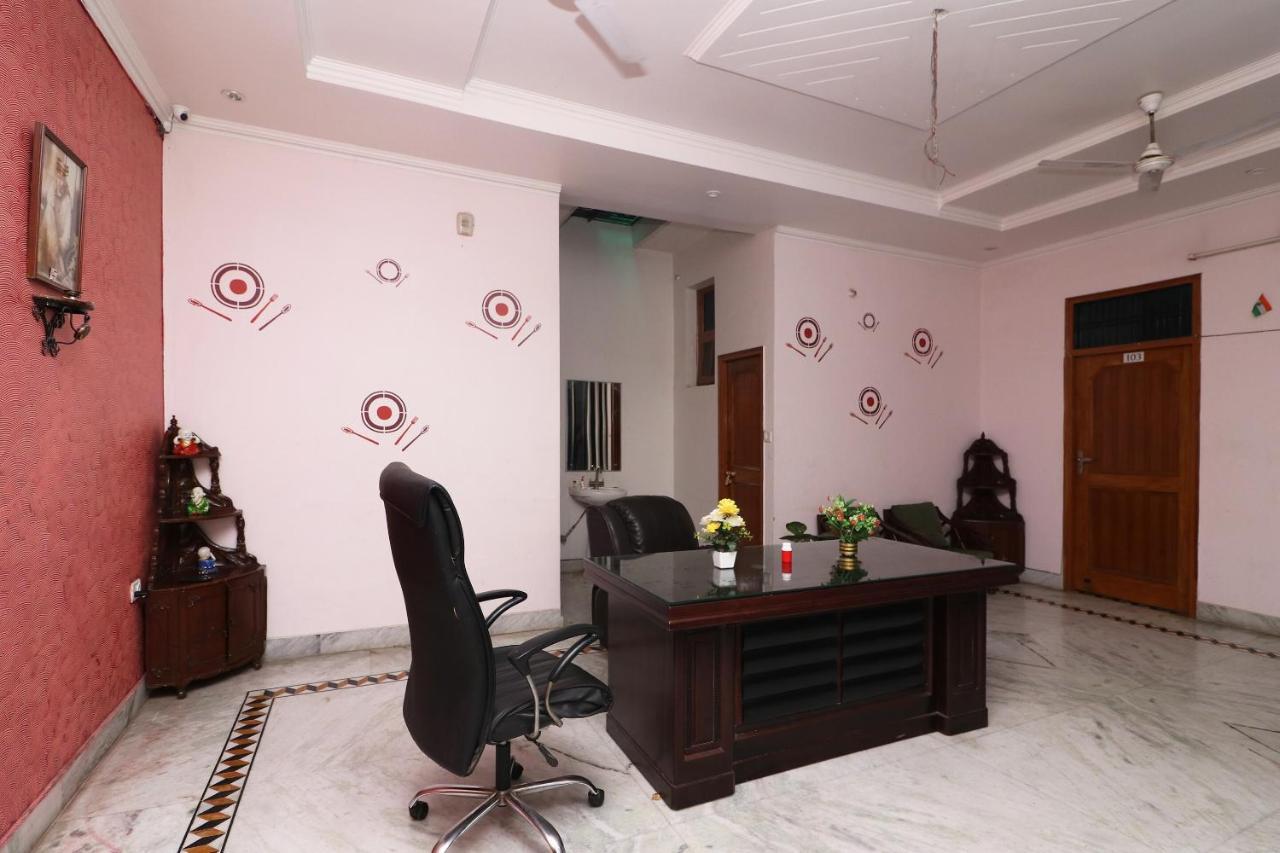 Oyo 9008 Hotel Jmd Inn Chinhat Exterior photo