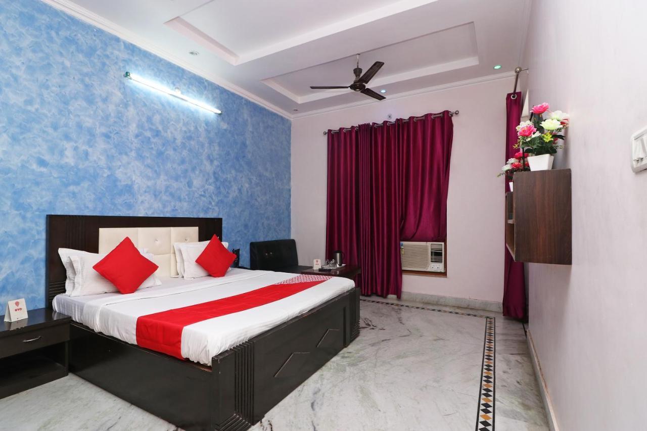 Oyo 9008 Hotel Jmd Inn Chinhat Exterior photo