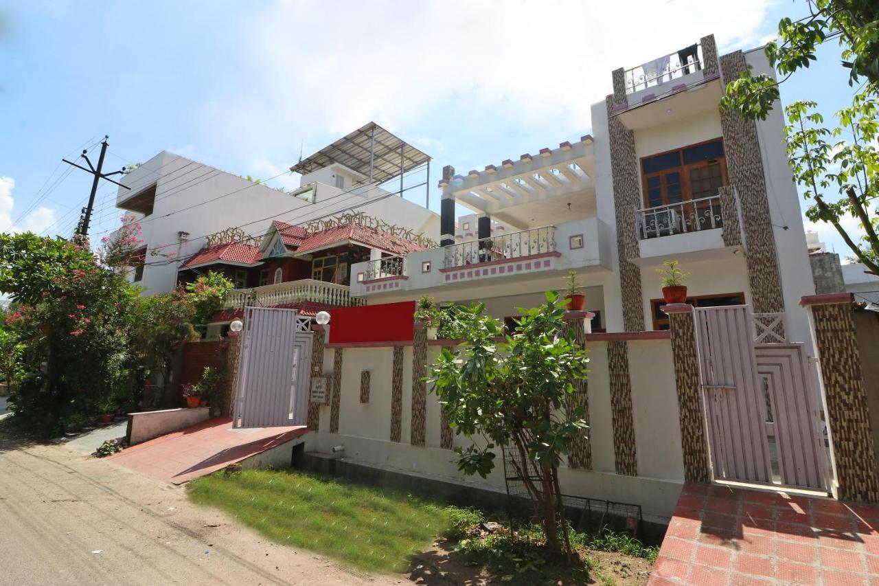 Oyo 9008 Hotel Jmd Inn Chinhat Exterior photo